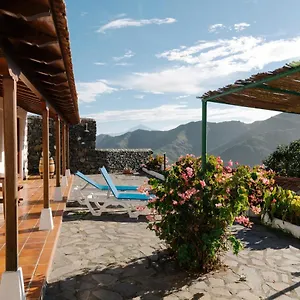 https://casa-rural-los-chicos-hermigua.in-canary-islands.com